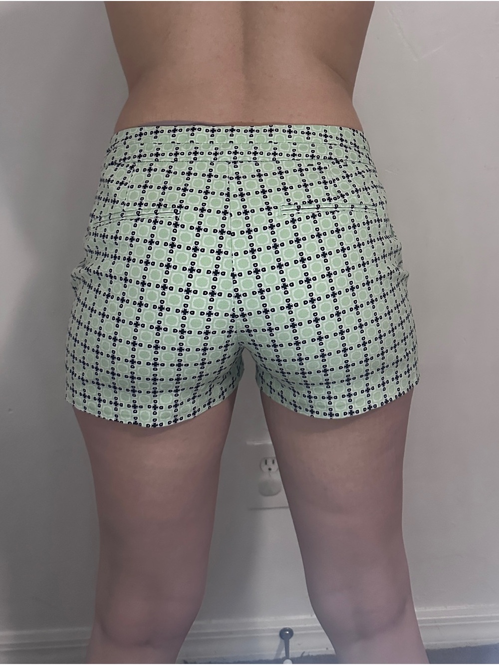 Banana Republic Women's Chino Shorts Geometric Green Black Cotton Spandex Size 0